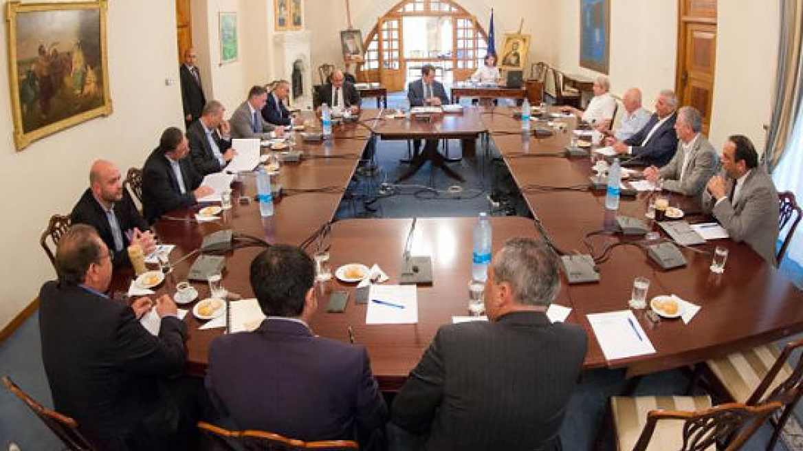 Μαραθώνια συνεδρίαση μετά το ναυάγιο στο Κυπριακό: Στο τραπέζι τα επόμενα βήματα 